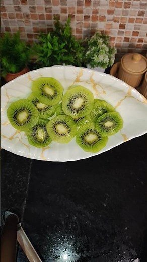 “Kiwi Fruit Benefits | Slimming Superfood | Glowing Skin & Weight Loss Tips”