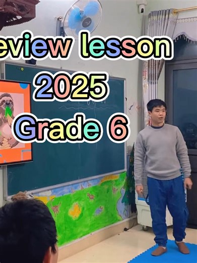 🌱 TIẾT HỌC TIẾNG ANH – LỚP 6 (NĂM 2025) 🌱 📚 LỚP TIẾNG ANH DÀNH CHO HỌC SINH LỚP 6 📅 Date of Teaching: 11/01/2025 🌍 Topic: Helping the Environment Trong tiết học này, học sinh đã cùng nhau tìm hiểu về vai trò của con người trong việc bảo vệ môi trường và Trái Đất thông qua những nội dung gần gũi, ý nghĩa. 📝 Vocabulary: biodiversity, advocate, consumer, accountable, overwhelming, perspective, glacier melt, sloth 🎧 Listening: Why should we protect the environment? – Học sinh luyện kỹ năng ng