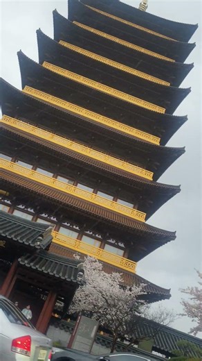 한국황룡원 보문단지 황용사지9층 목탑 모양의 연수원