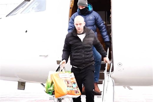 Réseau de hackers, basketteur professionnel : qui est Daniil Kasatkinn, ce Russe “échangé” contre Laurent Vinatier ?