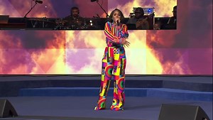 “Breaking Is Not The End” Sermon: Break Through The Noise #SarahJakesRoberts | Cool Christian Brand | Facebook