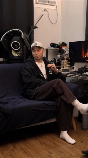 Sadao JR Entino Hagiwara on Instagram: "WAG KANG LULUHOD SA EABAB #STAYCOLD #SOYARMY #SADAO #ASP #8ASSET #JOP"