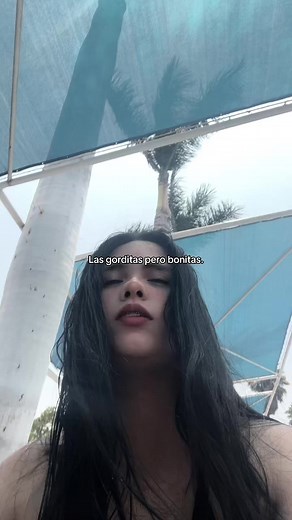 Gorditas y Bonitas: Celebrando el Amor Propio en la Piscina