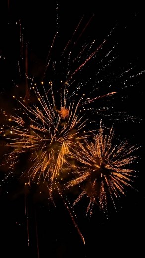 Colin Ringas | FPV Drone Pilot on Instagram: "Happy 4th of July!🎇 Shot on a @gopro #4thofjuly #fireworks #firework #drone #fpv #fpvdrone"