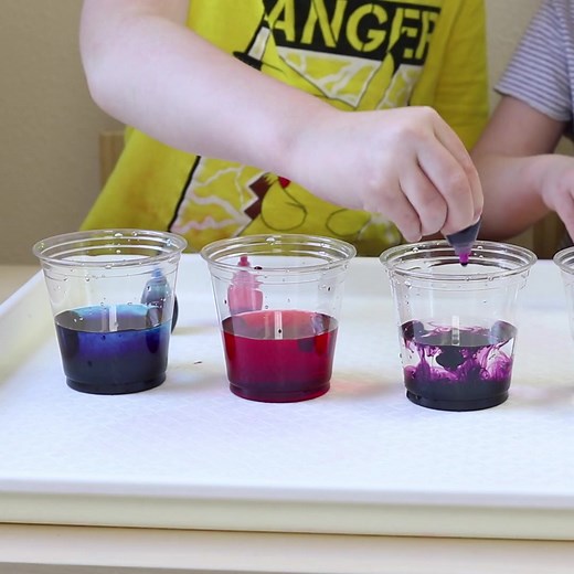 This color changing flowers science experiment is really easy to do and the kids love it! We think it is the perfect science activity for spring! https://funlearningforkids.com/color-changing-flowers-science-experiment/ | Fun Learning Activities for Kids