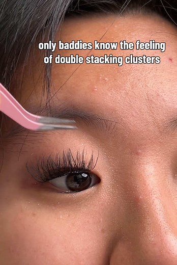 Double stacking clusters for the WIN! Full fully lashes are unbeatable! Easy way to apply cluster lashes #clusterlashes #dramaticlash #cateyelash #clusterlashestutorial #lashmap