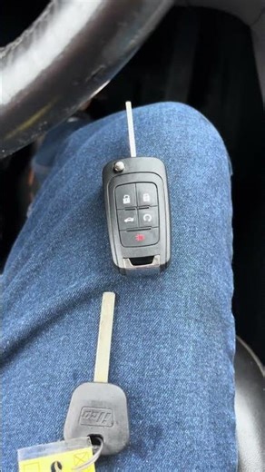 2014 Chevy equinox new flip remote key not an instructional video #allockandkeyco #smartpro ￼