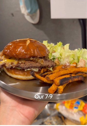 Delicious Smash Burgers Recipe for Dinner