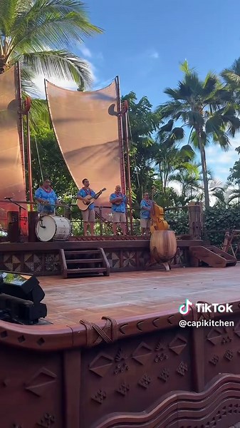 Welcome to the Aulani Disney Luau #aulanidisneyresort #luau #hawaiitiktok #disney #beach