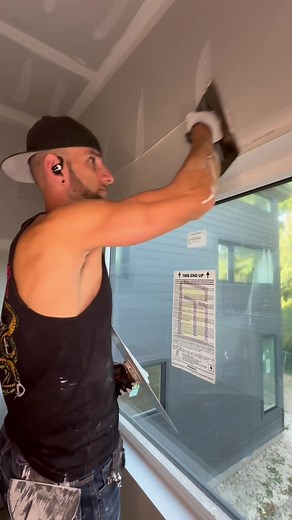 Window returns, new CSR gloves and a hellva NELA trowel. . . . . #drywallfinisher #drywall #construction #tutorial #skilledtrades #homeimprovement #howto
