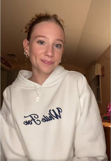 Hoodie Hairstyles for Curly Hair Inspiration