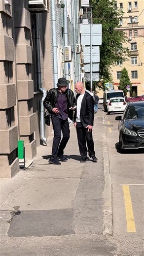 A compilation of bizarre and hilarious street antics in the US! I can't stop laughing! 😂 #StreetPranks #UltimatePranksters#USAtiktok #AmericanLife #USAtrending