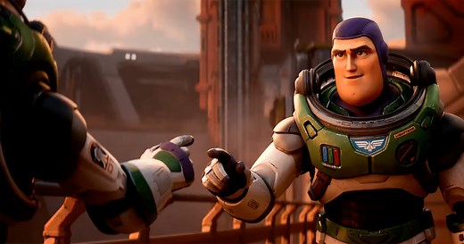 El beso lésbico de "Lightyear": la primera representación del colectivo LGTBQ  de Disney