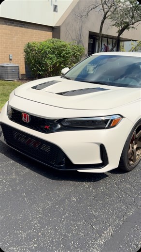 HondaPro Jason on Instagram: "My 2023 Honda Civic Type R FL5 now has a full matte PPF from @opticle.film Thank You to @thebayscsw in Romeoville IL. with the @seiboncarbon carbon fiber hood, Seibon rear wing and rear hatchback the carbon fiber really pops with the new Matte finish. Also the @titan7wheels forged wheels look amazing now that everything is Matte Championship White Rear covers from @yuu1955 ￼#Honda HondaCivic #TypeR #savethemanuals"