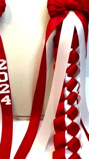 Classic Graduation Lei Featuring Two Decorative Bows - Etsy