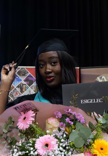 Just because I’ve had it in mind for so long 🤣🤣🤣🤣🤣🤣 #graduado #graduation #fyp