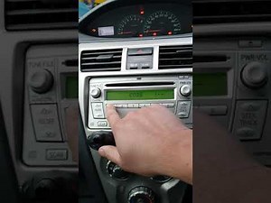 Hoe voer je de radiocode in bij Toyota voertuigen?