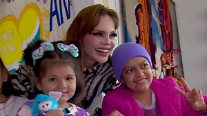Carmen Campuzano visita una casa de asistencia para niños con cáncer y se lleva una dulce sorpresa