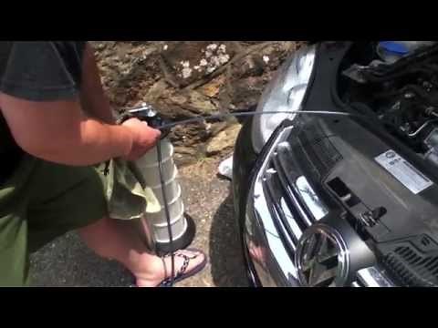 How to: TDI Oil Change DIY w/ Topside extractor method [DIESEL REVIEW]