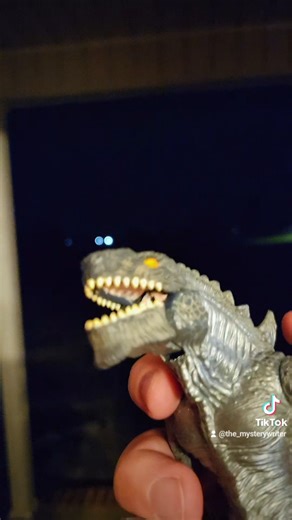 GODZILLA 1998 IS A WHAT!? @bbnomoney #godzilla #shorts #funny #trending #memes #fyp #youtube