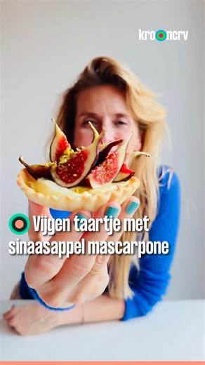 VIJGEN TARTELETTE 🍊 | Zoet, fris én een tikje hartig. Onze kok Jetske van den Elsen laat zien hoe je van simpele ingrediënten een elegant taartje maakt met vijgen, romige sinaasappel–mascarponecrème en knapperige pistachenootjes 😍 Wil je het hele recept? Klik op de link in de reacties 👇 | BinnensteBuiten