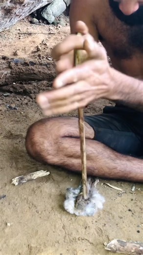 "Stop struggling with fire: The upside-down fire method" #survival• #bushcraft• #camping• #outdoors•