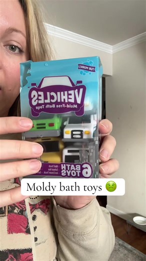 Never again buying non-sealed bath toys. Grab these instead, made specifically for playing with in the bath! This is a six pack of city inspired vehicles. #tubworks #bathtoys #moldfreebathtoys #toycars #bathtime