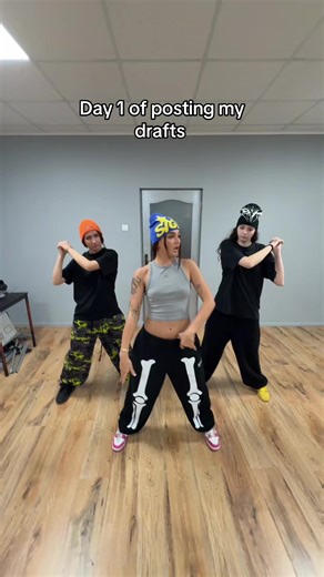 facem piesa noua? TikTok