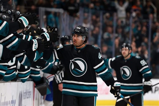 Sharks sign Kiefer Sherwood to 5-year extension amid career year, playoff push