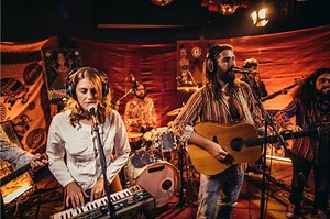 Best 70s Acoustic Guitar Songs: Easy & Classic Hits