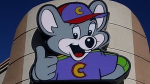 The Untold Truth Of Chuck E. Cheese Pizza - Italian Food