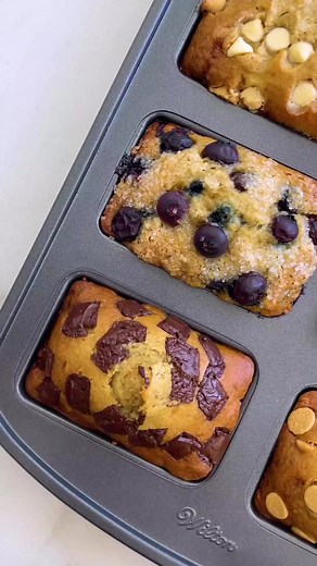 Mini Banana Bread Loaves! These extra-moist mini loaves can be customized with endless fillings. 🙌🏻 RECIPE: https://www.justataste.com/mini-banana-bread-loaves-recipe/ | Just a Taste