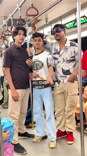 voic prank in bus 🚌