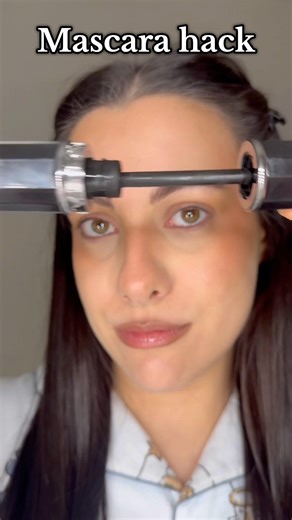 Mascara hack😏🩷 #mascara #makeuptutorial #makeuphacks