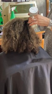Cheveux secs, abîmés et déshydratés ? 🤔 Affaiblis par les colorations, mèches et produits chimiques ? On vous propose notre masque capillaire nourrissant qui rend vos cheveux doux, soyeux et réparés en profondeur 💫 Riche en huiles naturelles comme l’huile d’amande, l’huile d’avocat et des vitamines essentielles 🚚 Livraison à domicile partout en Algérie | Coco Touch natural