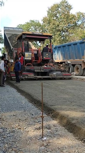 #volvo Paver Machine D.L.C casting working 📍📍 #india