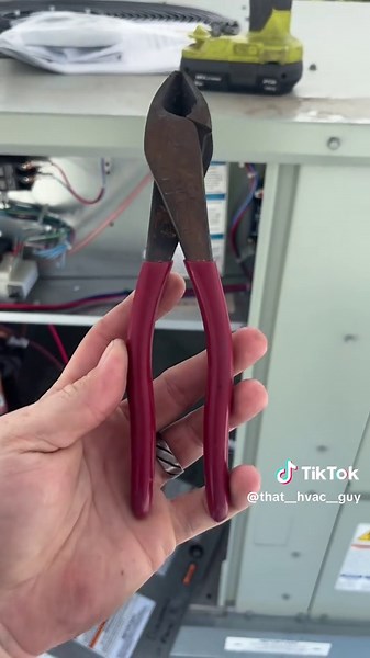 Understanding HVAC Technician Roles and Responsibilities