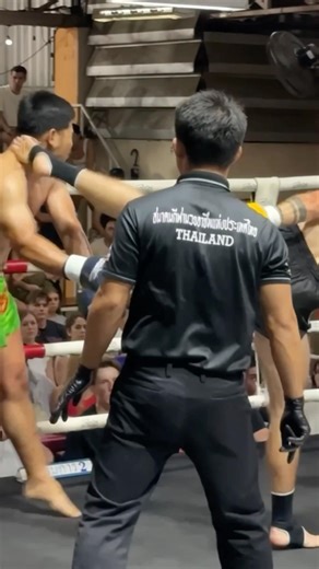 J’ai fait CROIRE que j’étais DÉBUTANT dans un cours de MUAY THAI 🇹🇭 #prank #muaythai