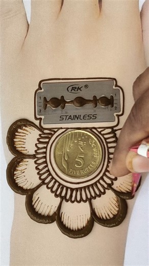 Very easy trick mehndi design for back hand/Simple cute blade & safety pin flower henna design#short