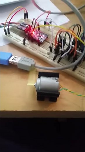 Arduino motor twee kanten op laten draaien