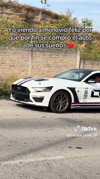 Mi novio y su Mustang: El auto de sus sueños