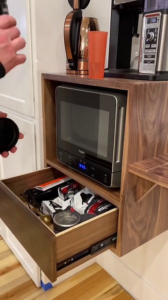Using a French cleat to hang a cabinet #frenchcleat #woodworkingprojects