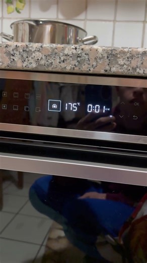 Samsung NV7B4040VBS cooking finished and automatically turning off