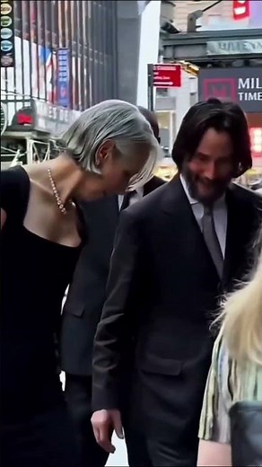 Keanu Reeves Spotted with His Longtime Girlfriend #keanureeves #celebritynews #shorts #viral