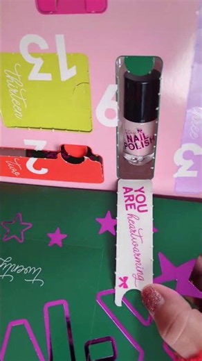 Unboxing Essence Jour 19 :🩰vernis à ongles! #heartwarming