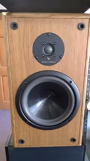 Infinity Reference Two Bookshelf Speakers