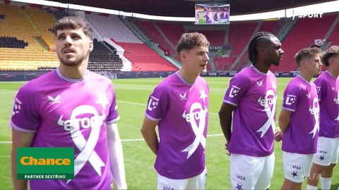 Oslavy titulu ONLINE: Slavia přímo na pódiu představila posily! Zazpívala Vondráčková
