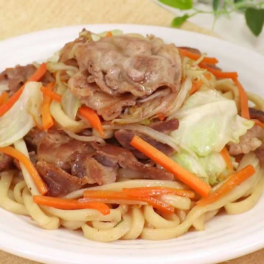 調味料は1つだけ！ めんつゆ焼うどんのレシピ動画・作り方 | デリッシュキッチン