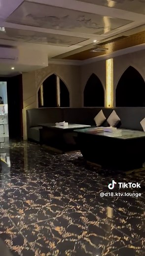 Karaoke di D18 KTV Lounge Jakarta