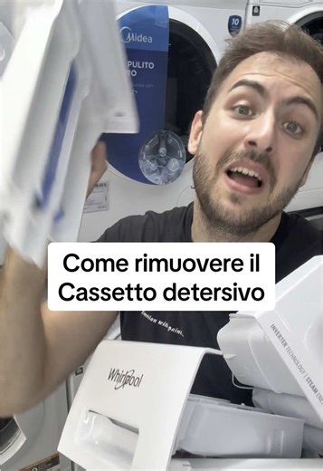 Come estrarre la vaschetta del detersivo della lavatrice